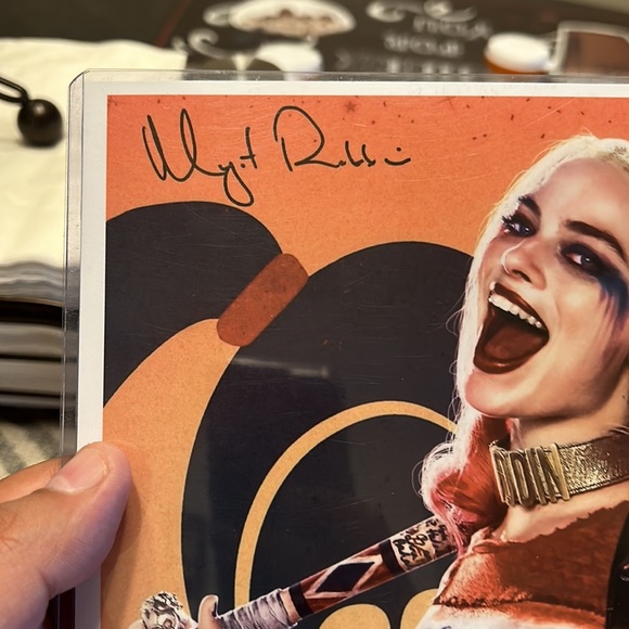 Harlequin actress signed (reprint) ✍🏼 - Picture 3 of 3